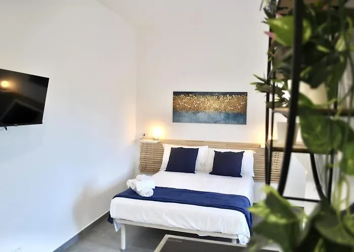 White Mary House For Two People Apartment Rome