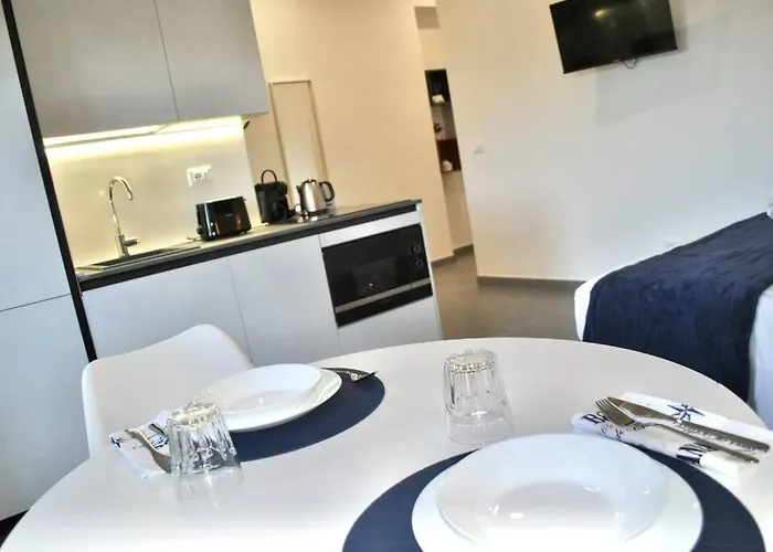 White Mary House For Two People Apartment Rome